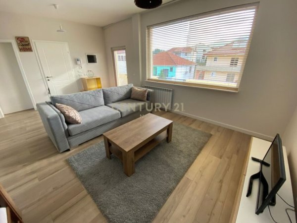 Tirane, jepet me qera apartament 2+1 Kati 3, 320 m² 450 € (sauk)