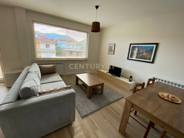 Tirane, jepet me qera apartament 2+1 Kati 3, 320 m² 450 € (sauk)