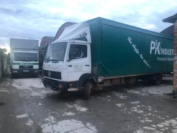 Lushnje, shes Kamion BENZ 814 Nafte, e bardhë manuale Klima
