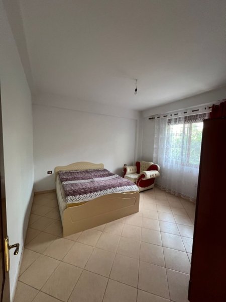 Tirane ,Apartament 1+1 me qira Kati 1, 82 m² 300 € (Vilat Amerikane)