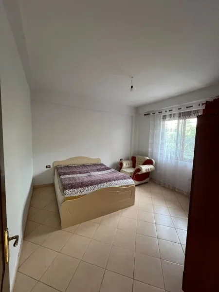 Tirane ,Apartament 1+1 me qira Kati 1, 82 m² 300 € (Vilat Amerikane)