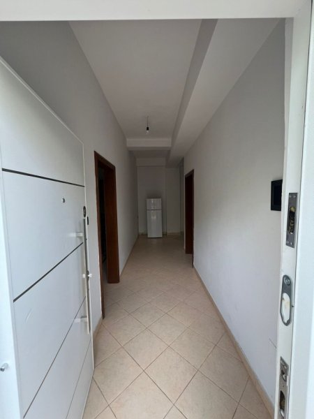 Tirane ,Apartament 1+1 me qira Kati 1, 82 m² 300 € (Vilat Amerikane)