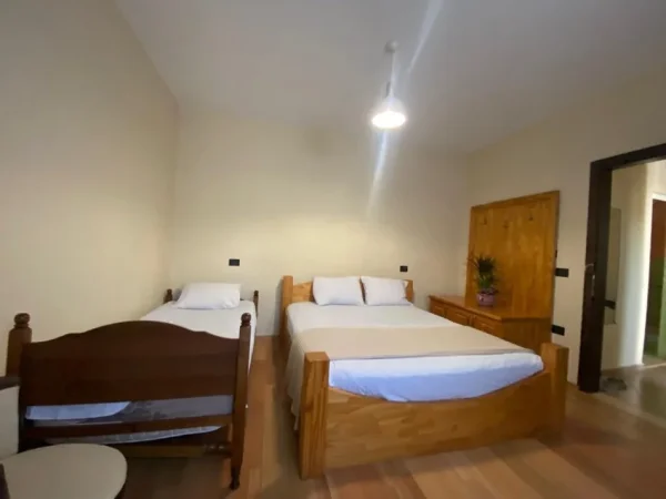 Tirane, jepet me qera apartament 1+1+Aneks+Ballkon Kati 1, 61 m² 600 € (Rruga e elbasanit)