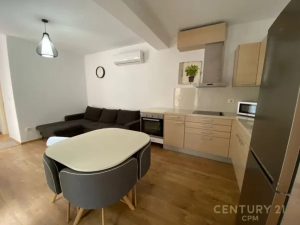 Tirane, shitet apartament 1+1 Kati 2, 50 m² 102.000 € (kodra e diellit)