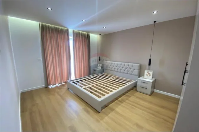Tirane, shitet apartament 2+1 Kati 5, 75 m² 166.500 € (Shitet Apartamen 2+1+40 m verande Mine Peza)