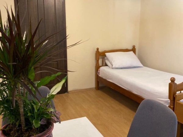 Tirane, jepet me qera apartament 1+1 , 60 m² 600 € (Rruga e Elbasanit)
