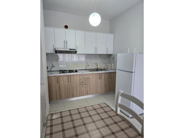 Durres, jepet me qera apartament 1+1 Kati 4, 60 m² 250 € 