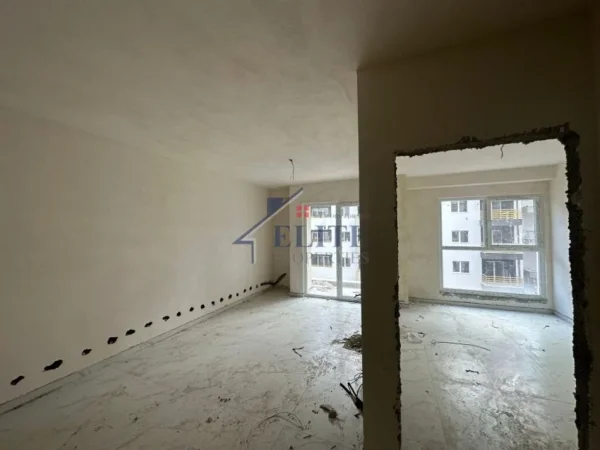 Tirane, shitet apartament 2+1+Ballkon Kati 5, 73 m² 108.750 € (Dritan Hoxha)