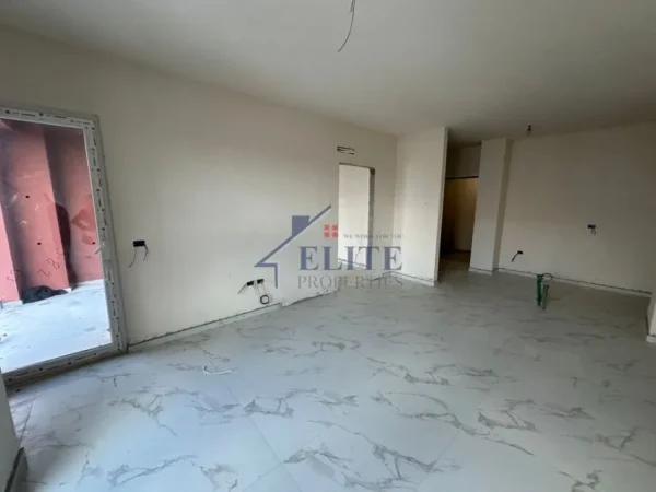Tirane, shitet apartament 1+1+Ballkon Kati 5, 73 m² 109.950 € (Dritan Hoxha)