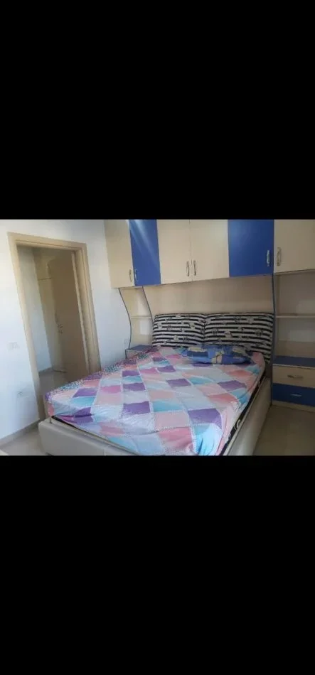 Tirane, jepet me qera apartament 1+1+Ballkon Kati 7, 70 m² 450 € (Rruga Teodor Keko)