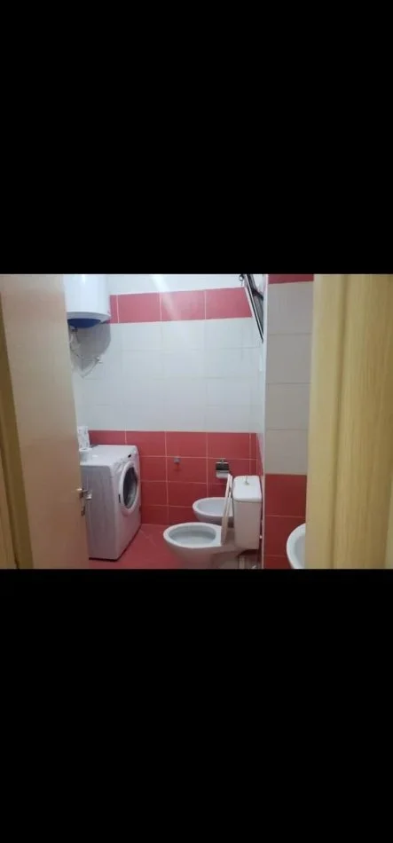 Tirane, jepet me qera apartament 1+1+Ballkon Kati 7, 70 m² 450 € (Rruga Teodor Keko)