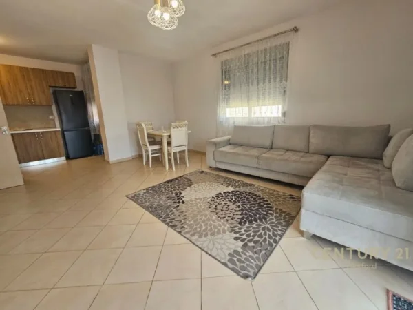 Tirane, jepet me qera apartament 2+1+Aneks+Ballkon Kati 4, 105 m² 600 € (LIQENI THATE)