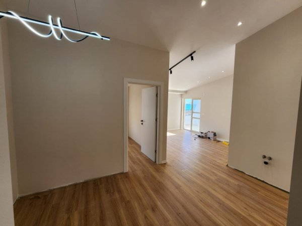 Durres, shitet apartament 1+1+Ballkon Kati 8, 68 m² 90.000 € (Hotel Adriatik, Durres)