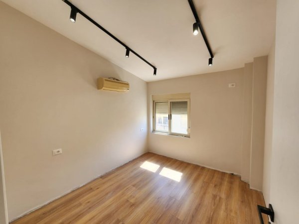 Durres, shitet apartament 1+1+Ballkon Kati 8, 68 m² 90.000 € (Hotel Adriatik, Durres)