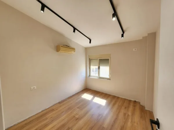 Durres, shitet apartament 1+1+Ballkon Kati 8, 68 m² 90.000 € (Hotel Adriatik, Durres)