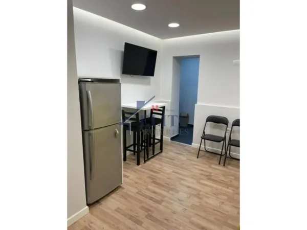 Tirane, jepet me qera apartament 1+1 Kati 1, 50 m² 490 € (Stadiumi Dinamo)