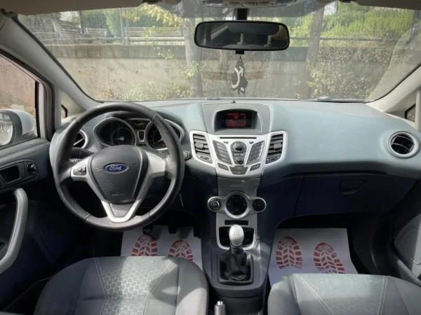 Tirane, shes makine FORD FIESTA Benzin, e bardhë manuale Kondicioner 200.943 km 3.790 €