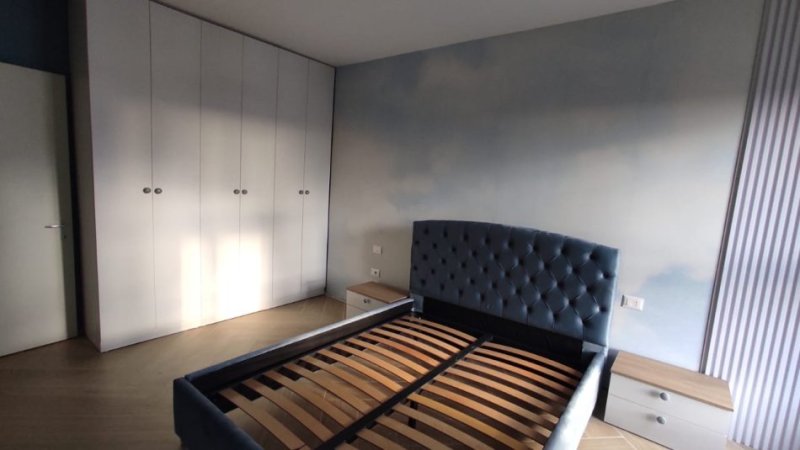 Tirane, jepet me qera apartament 1+1 Kati 7, 70 m² 600 € (Don Bosko)