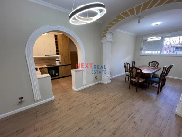 Vlore, shitet apartament 2+1+Ballkon Kati 1, 127 m² 135.000 € (VLORE)