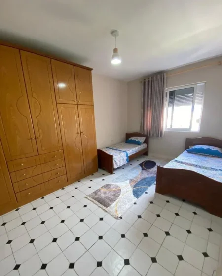 Tirane, jepet me qera apartament 2+1 Kati 5, 100 m² 620 € (Ambasada Amerikane)