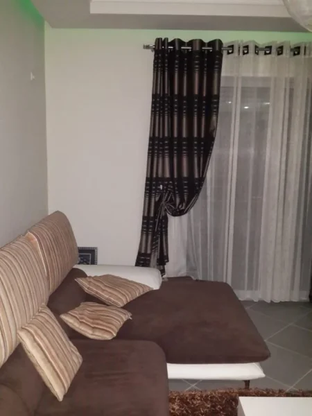 Tirane, jepet me qera apartament 1+1 Kati 9, 65 m² 450 € (Astir)