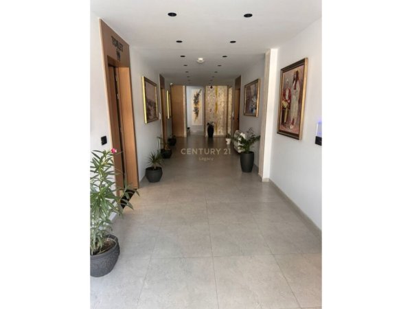 Tirane, shes hotel Kati 1, 500 m² (Zogu I Zi)