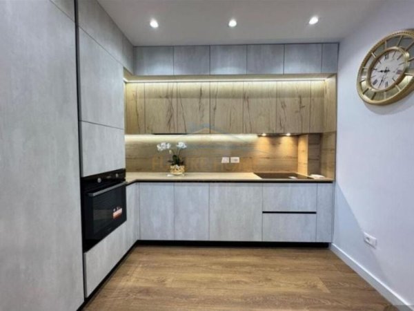 Tirane, shitet apartament 2+1 Kati 5, 71 m² 225.000 € (Stadiumi Dinamo)