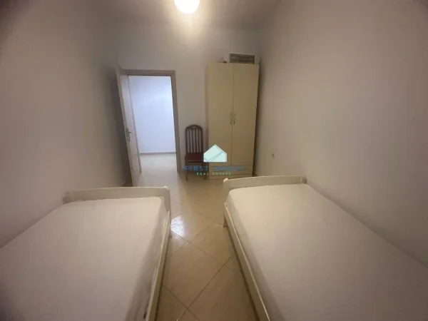 Tirane, jepet me qera apartament 2+1+Aneks+Ballkon Kati 6, 109 m² 600 € (Bill Klinton)