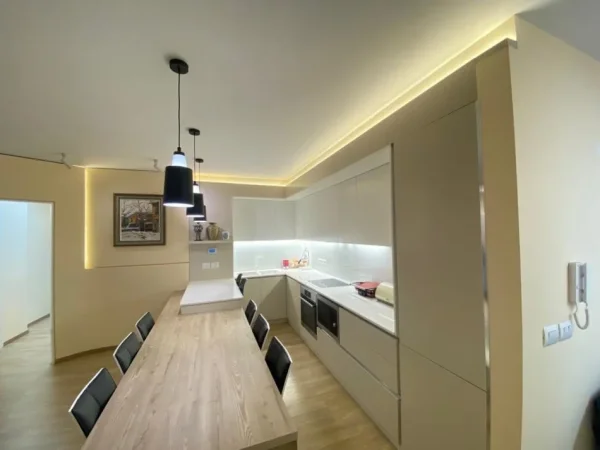 Tirane, shes apartament 2+1+Ballkon Kati 4, 120 m² 220.000 € (Rruga Veli Dedi)
