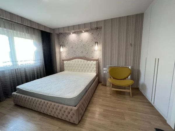 Tirane, shes apartament 2+1+Ballkon Kati 4, 120 m² 220.000 € (Rruga Veli Dedi)
