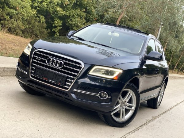 Tirane, shes makine Audi q5 premiun plus Benzin, blu e errët automatik Klima