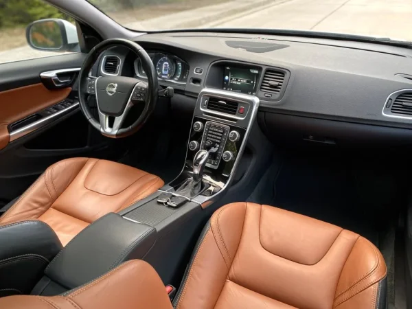 Tirane, shes makine Volvo S60 Benzin, e bardhë automatik Klima 150.000 km