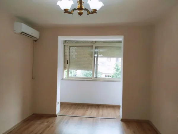 Tirane, jepet me qera apartament 1+1 Kati 2, 50 m² 450 € (21 Dhjetori)