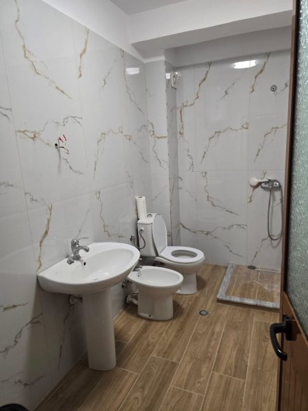 Tirane, shitet apartament 1+1 Kati 5, 90.000 € (Rruga Dibres)