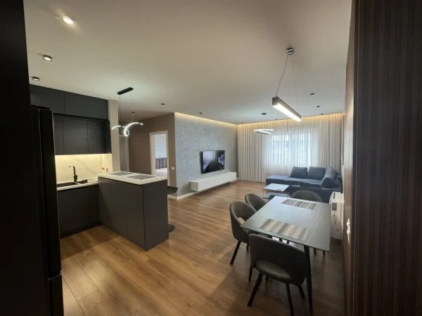 Tirane, shitet apartament 2+1+Ballkon Kati 3, 126 m² 148.000 € (Rruga Kastriotwt)