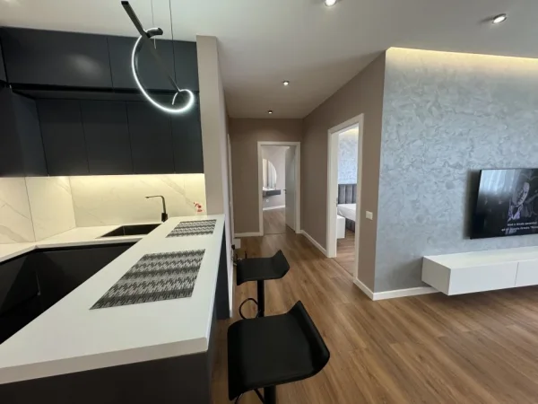 Tirane, shitet apartament 2+1+Ballkon Kati 3, 126 m² 148.000 € (Rruga Kastriotwt)