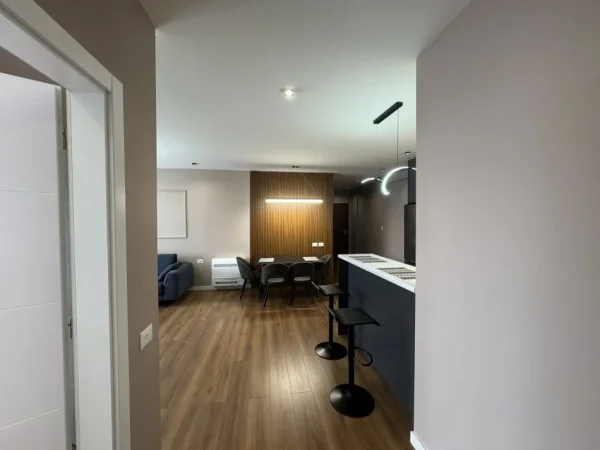 Tirane, shitet apartament 2+1+Ballkon Kati 3, 126 m² 148.000 € (Rruga Kastriotwt)