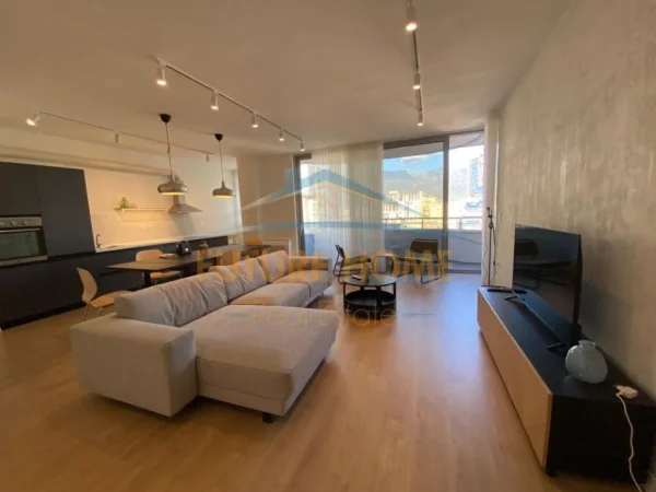 Tirane, jepet me qera apartament 3+1 Kati 8, 158 m² 1.500 € (Bulevardi Zogu I,)