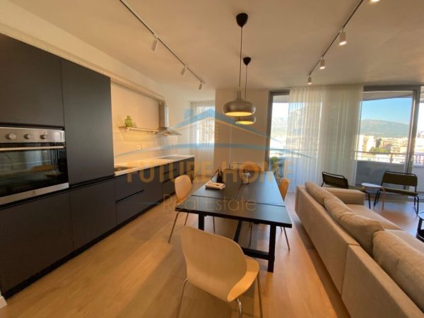 Tirane, jepet me qera apartament 3+1 Kati 8, 158 m² 1.500 € (Bulevardi Zogu I,)
