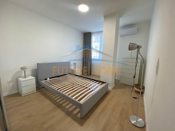 Tirane, jepet me qera apartament 3+1 Kati 8, 158 m² 1.500 € (Bulevardi Zogu I,)
