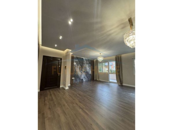 Tirane, jepet me qera apartament 2+1 Kati 1, 120 m² 600 € (Kopshti Botanik)