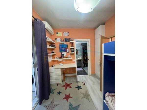Tirane, jepet me qera apartament 2+1 Kati 4, 90 m² 900 € (Kopeshti Zoologjik)