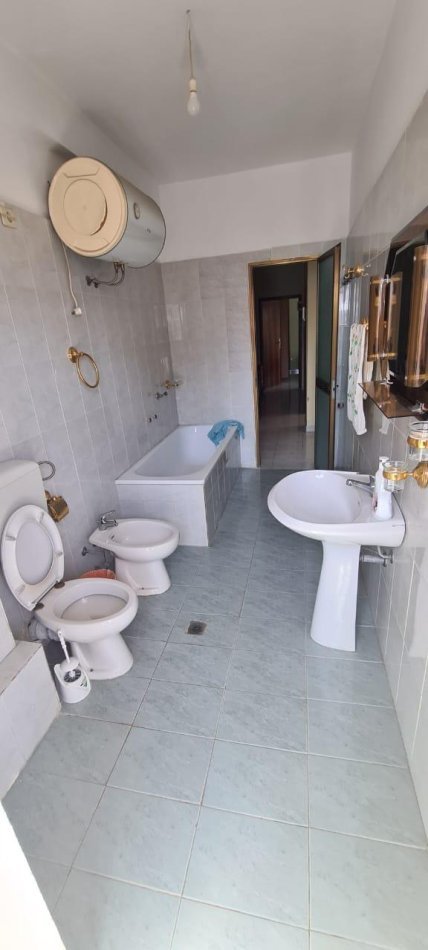 Durres, jepet me qera 2+1 Kati 4, 75 m² 500 € 