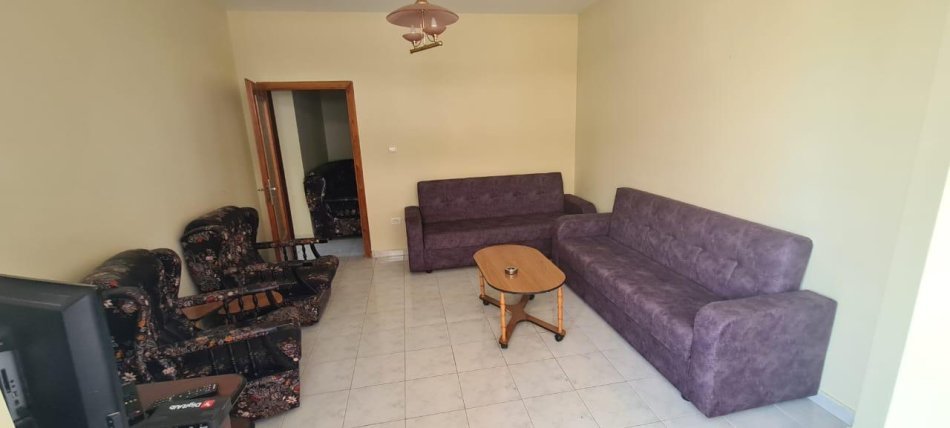 Durres, jepet me qera 2+1 Kati 4, 75 m² 500 € 