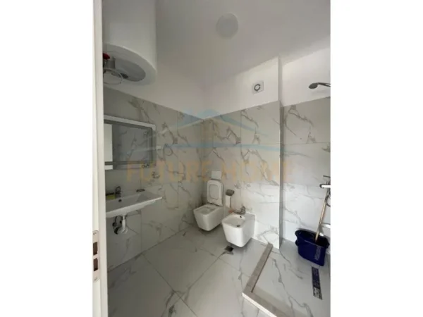 Tirane, jepet me qera apartament 2+1 , 102 m² 750 € (Don Bosko)