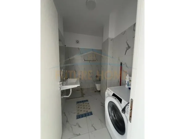 Tirane, jepet me qera apartament 2+1 , 102 m² 750 € (Don Bosko)
