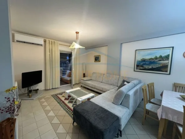 Tirane, jepet me qera apartament 2+1 Kati 3, 112 m² 700 € (21 Dhjetori)