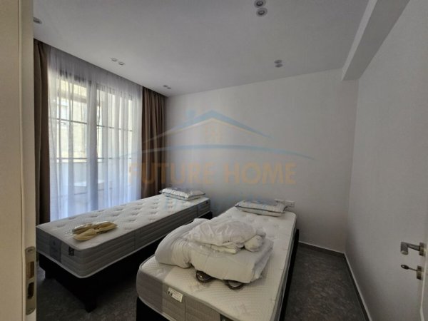 Tirane, jepet me qera apartament 2+1 Kati 3, 85 m² 1.200 € (Blloku)