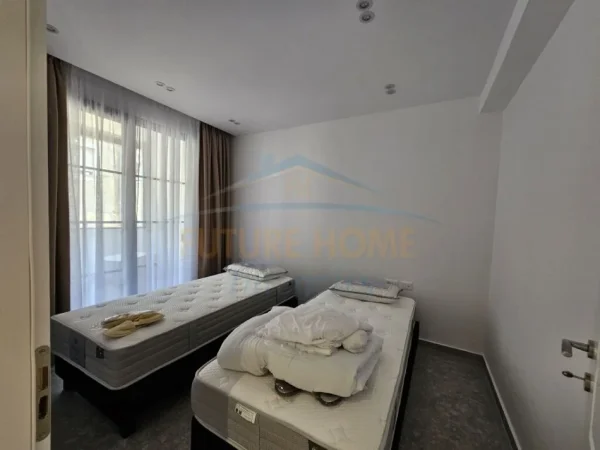 Tirane, jepet me qera apartament 2+1 Kati 3, 85 m² 1.200 € (Blloku)