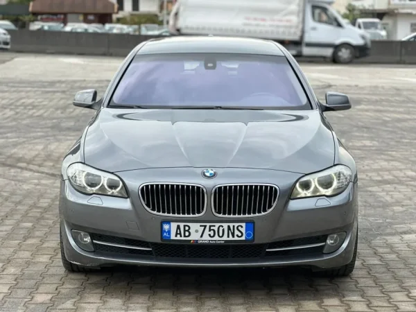 Durres, shes me portobagazh BMW 525 X-Drive Nafte, gri e erret automatik Klima 228.000 km 5 €
